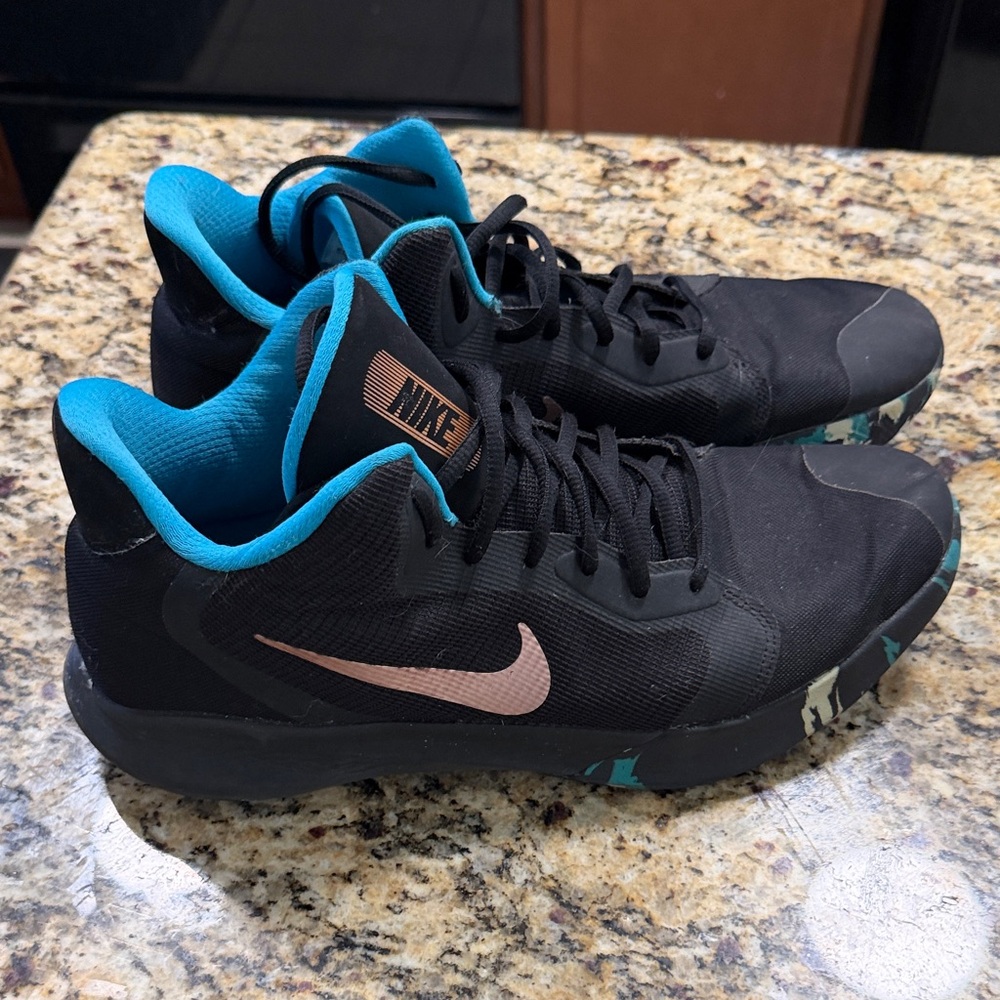 Nike Black and Turquoise Athletic Shoes